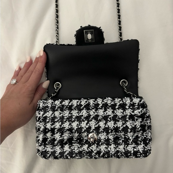 NWT 🖤 CHANEL 24A Black and White Houndstooth Sequin Mini Classic Flap Bag - Picture 9 of 16